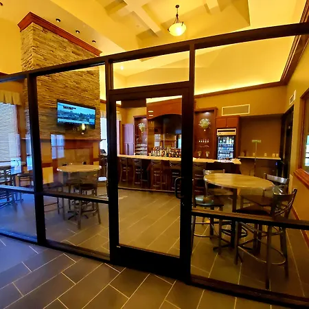 Clarion Hotel & Suites Williston-2